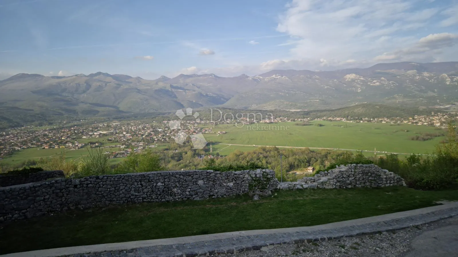 grad grobnik - useljiva kuća sa puno potencijala - slika 19