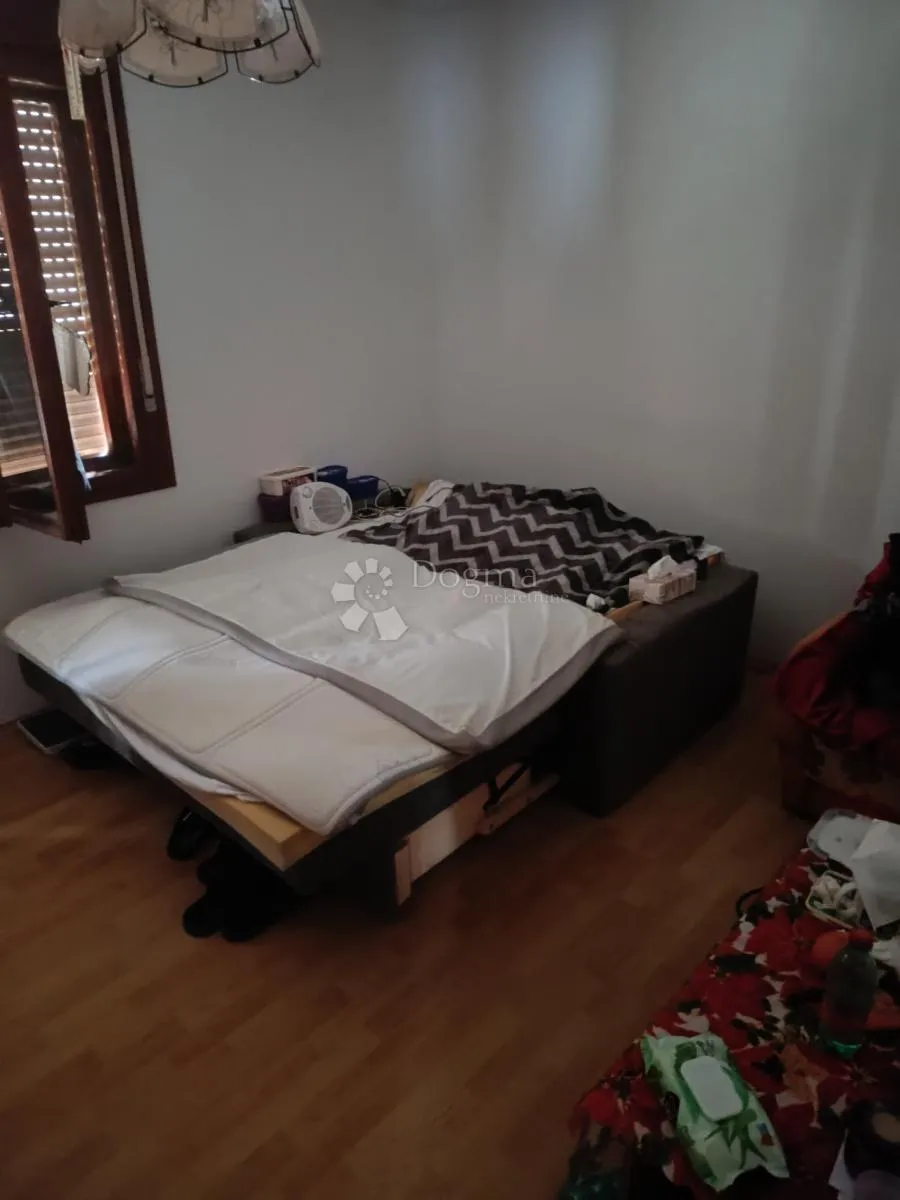 kuća s prostranom parcelom - slika 10