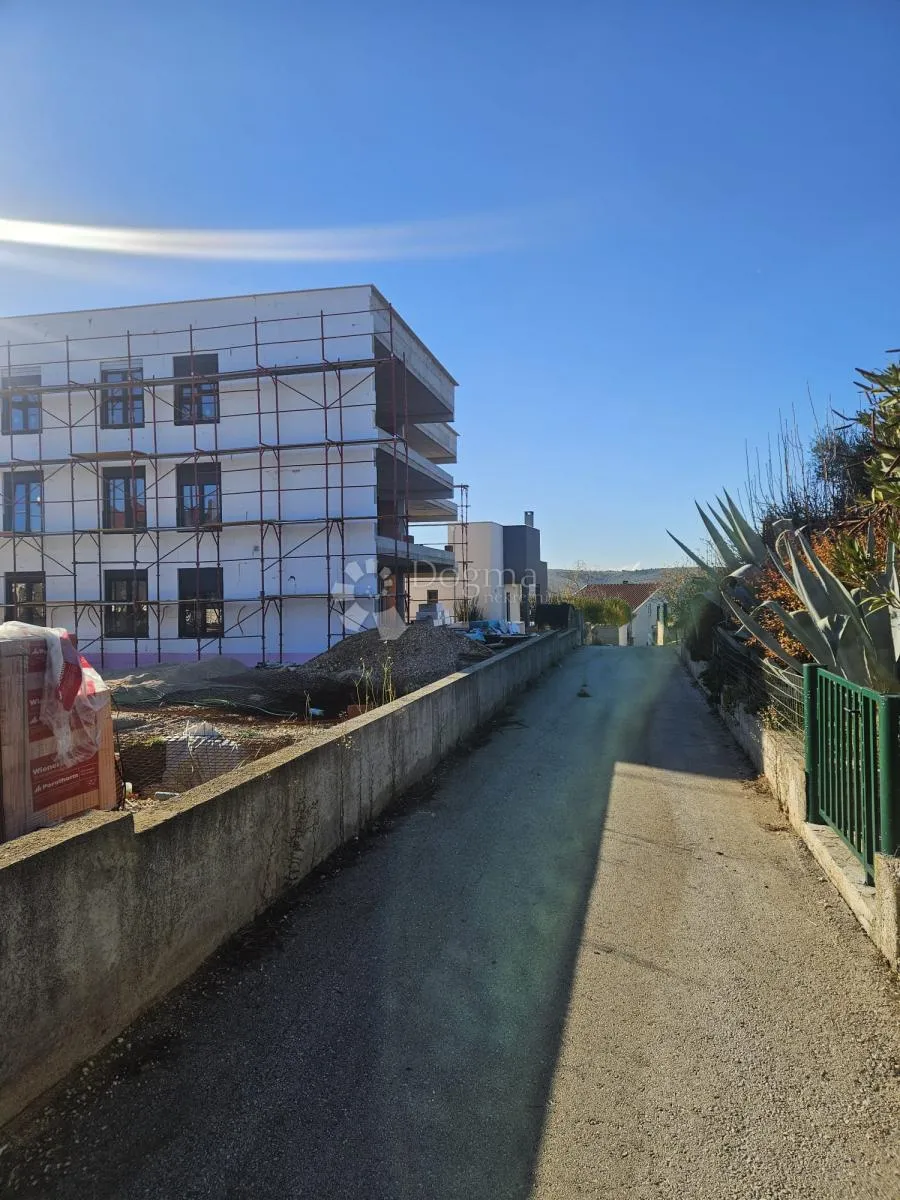 novogradnja uz more, otvoren pogled - slika 12