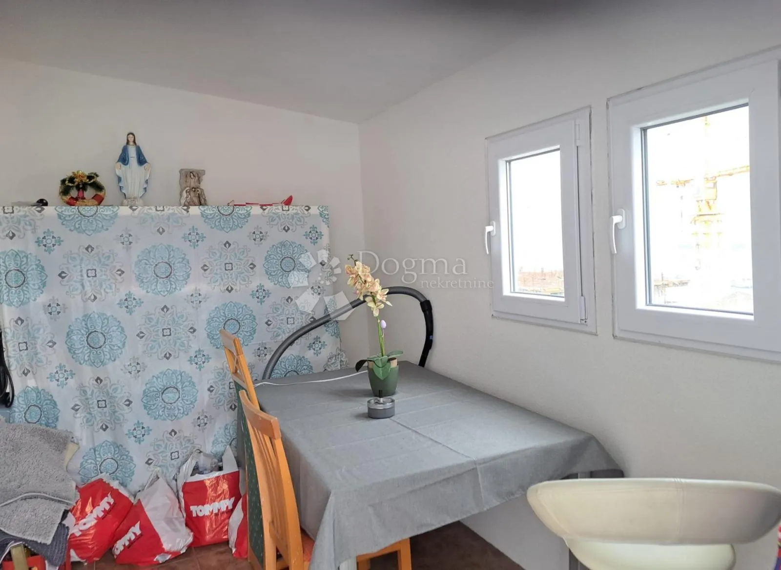 trosoban stan u potkrovlju, brda, split - slika 2