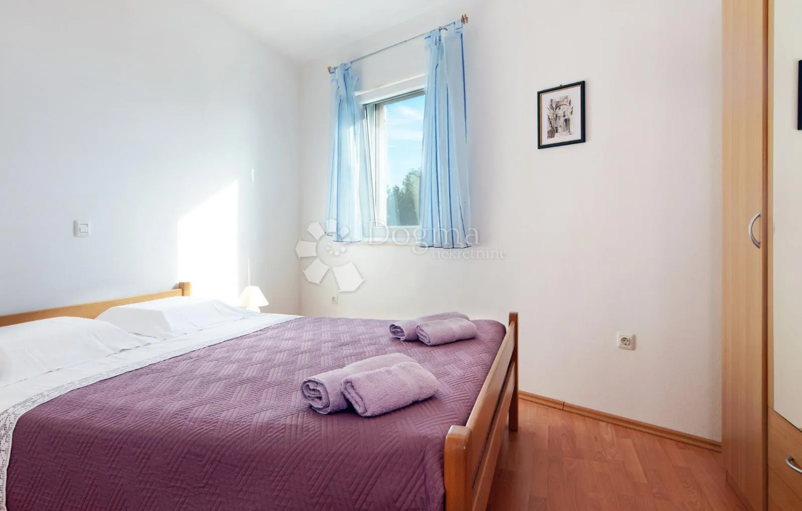 kuća sa 4 stana-pogled more i građevinska parcela - slika 19