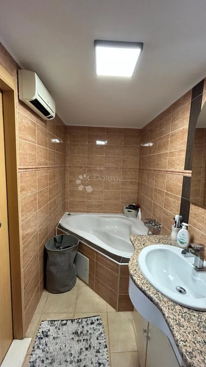 predivna renovirana kuća 160m2 - šišan - slika 10