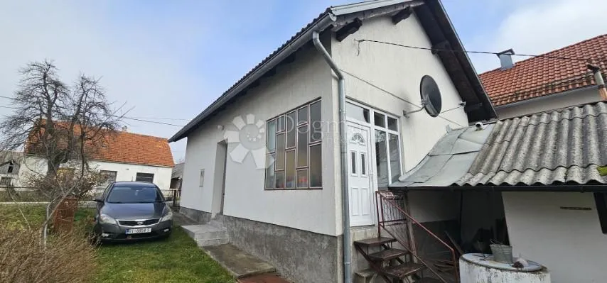 kuća na terenu od 40952m2 - slika 2
