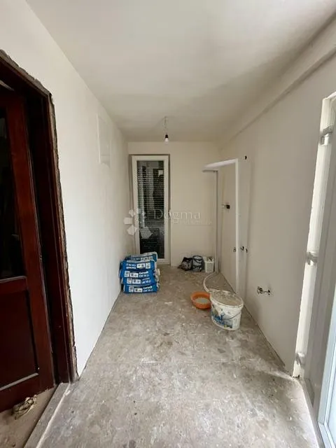 jadranovo,apartman sa visokim potkrovljem i garažom - slika 7