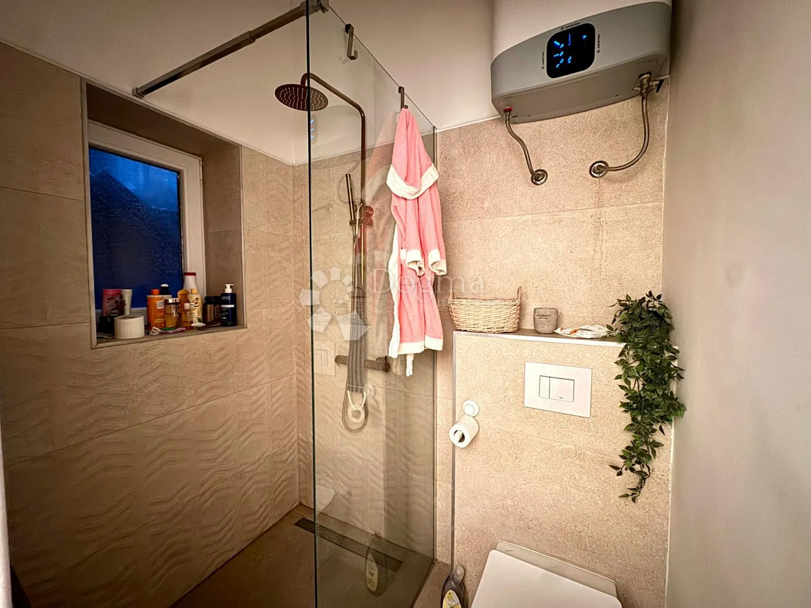 renovirani austrougraski stan, top lokacija - 81,14m2 - slika 19