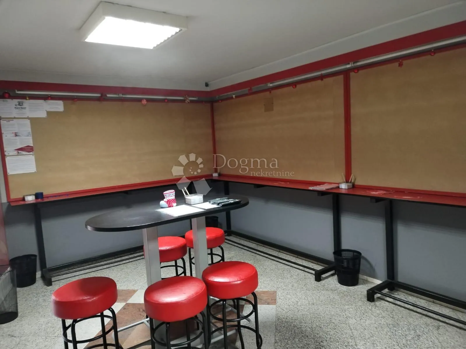 poslovni prostor u samom centru grada - slika 11