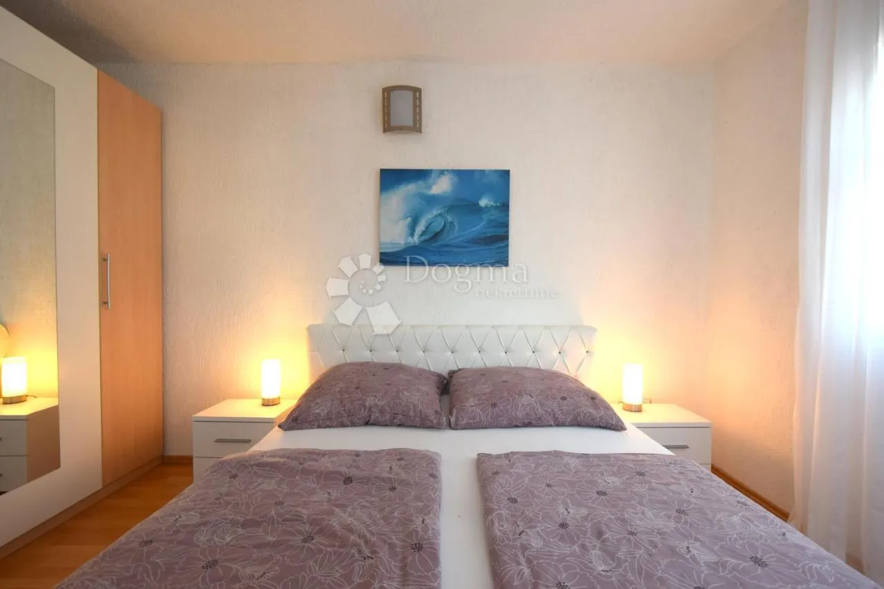 malinska - apartmanska kuća na odličnoj lokaciji - slika 7