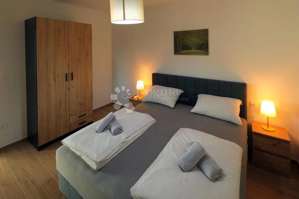 moderne kuće s vrtom i jacuzzijem – prilika za investitore! - slika 12