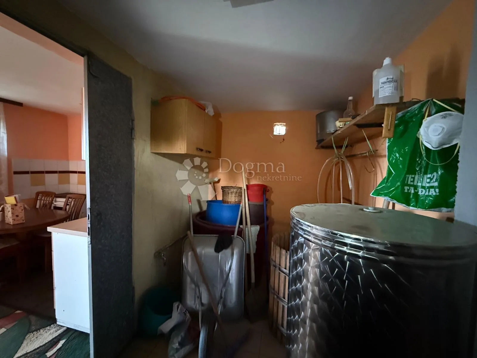 vinogradni kutak s podrumom! - slika 6
