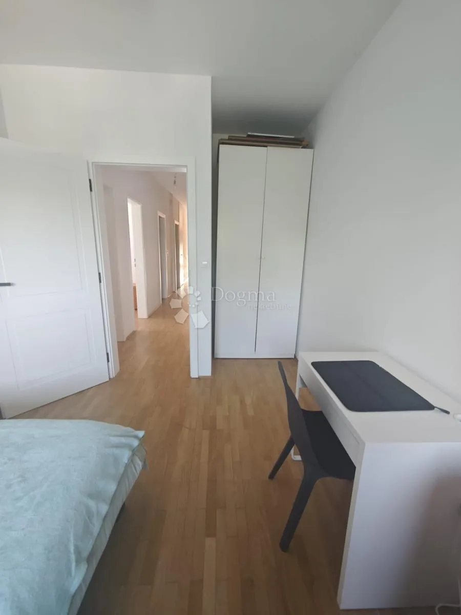 moderan novouređen 4s stan šalata - slika 11