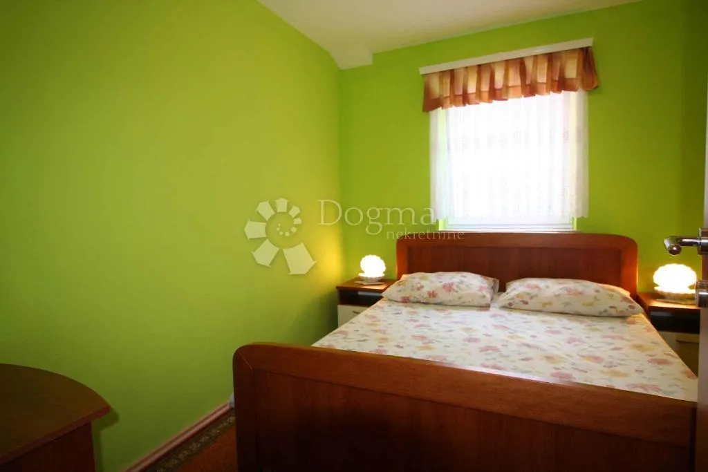 uvala soline - dva apartmana prvi red do mora - slika 10