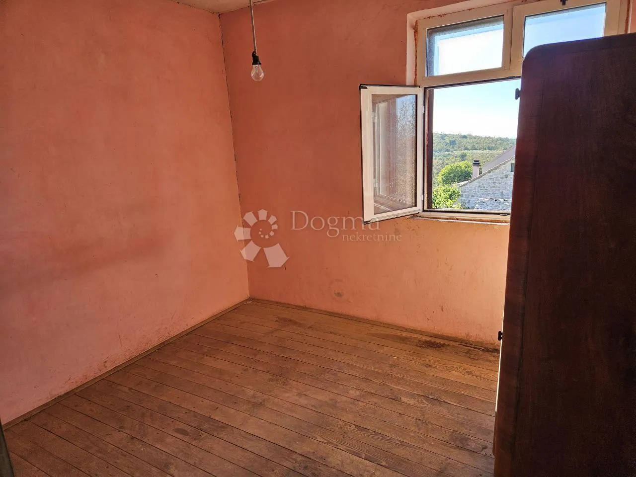 samostojeća stara kuća za renovaciju s pogledom na more! vadalj - slika 3