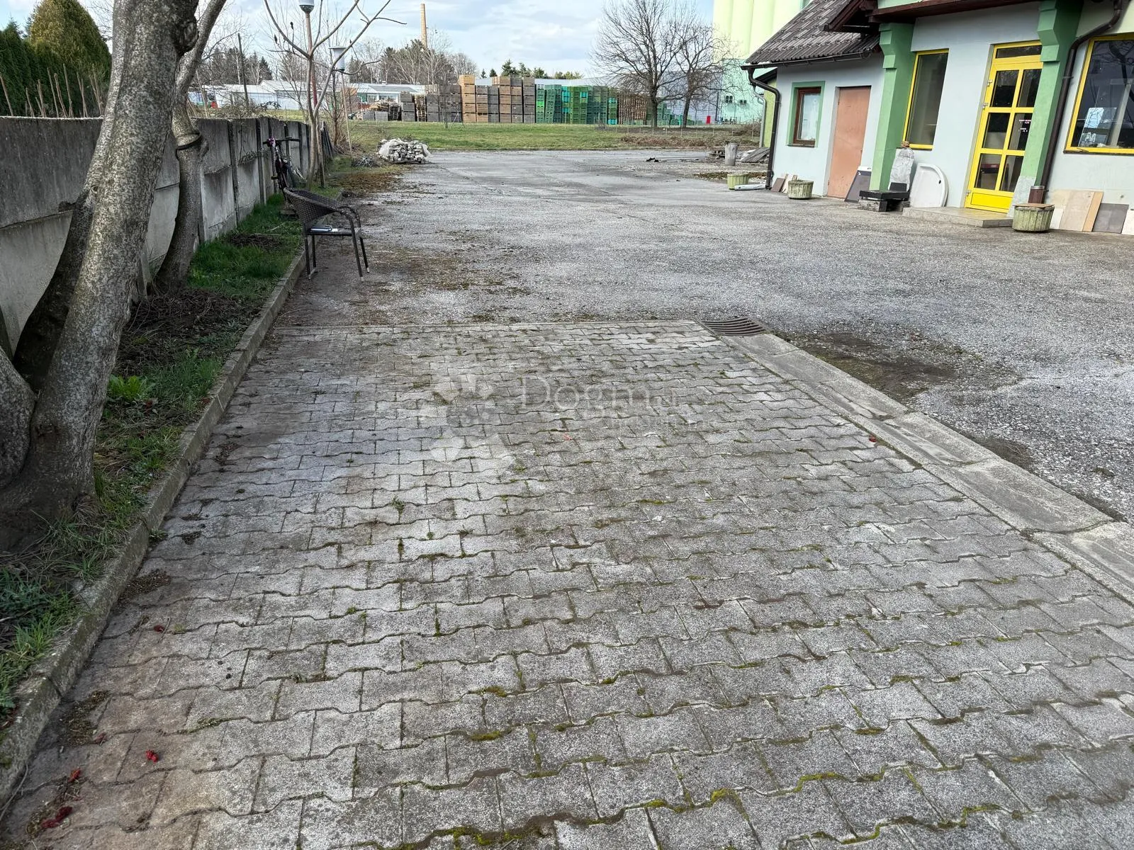 poslovna građevina - slika 4
