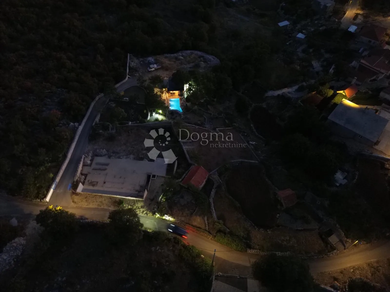 jedinstveno imanje s kućom i bazenom u prirodnom okruženju – zagvozd - slika 28