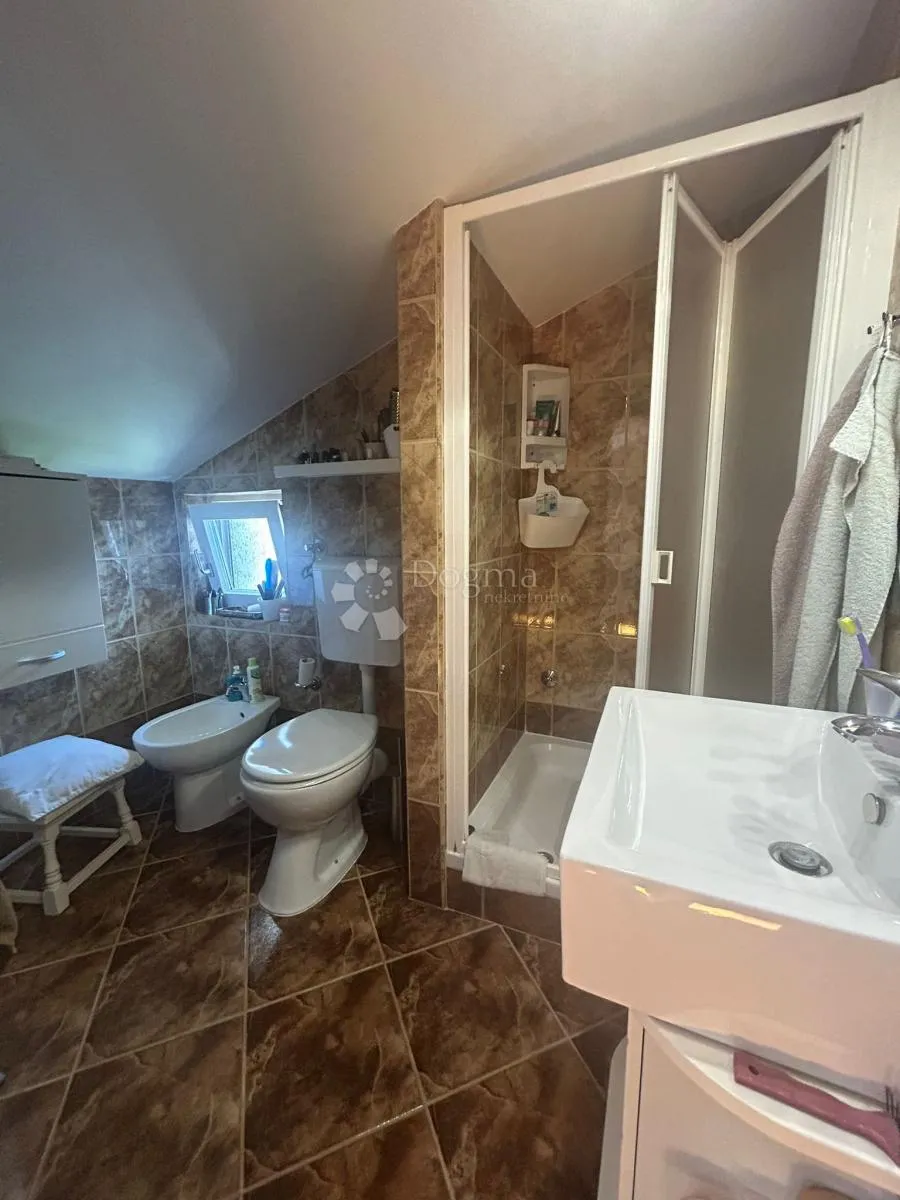 dvoetažni stan u fažani, 400 m od mora – 65 m² + galerija 28 m² - slika 29