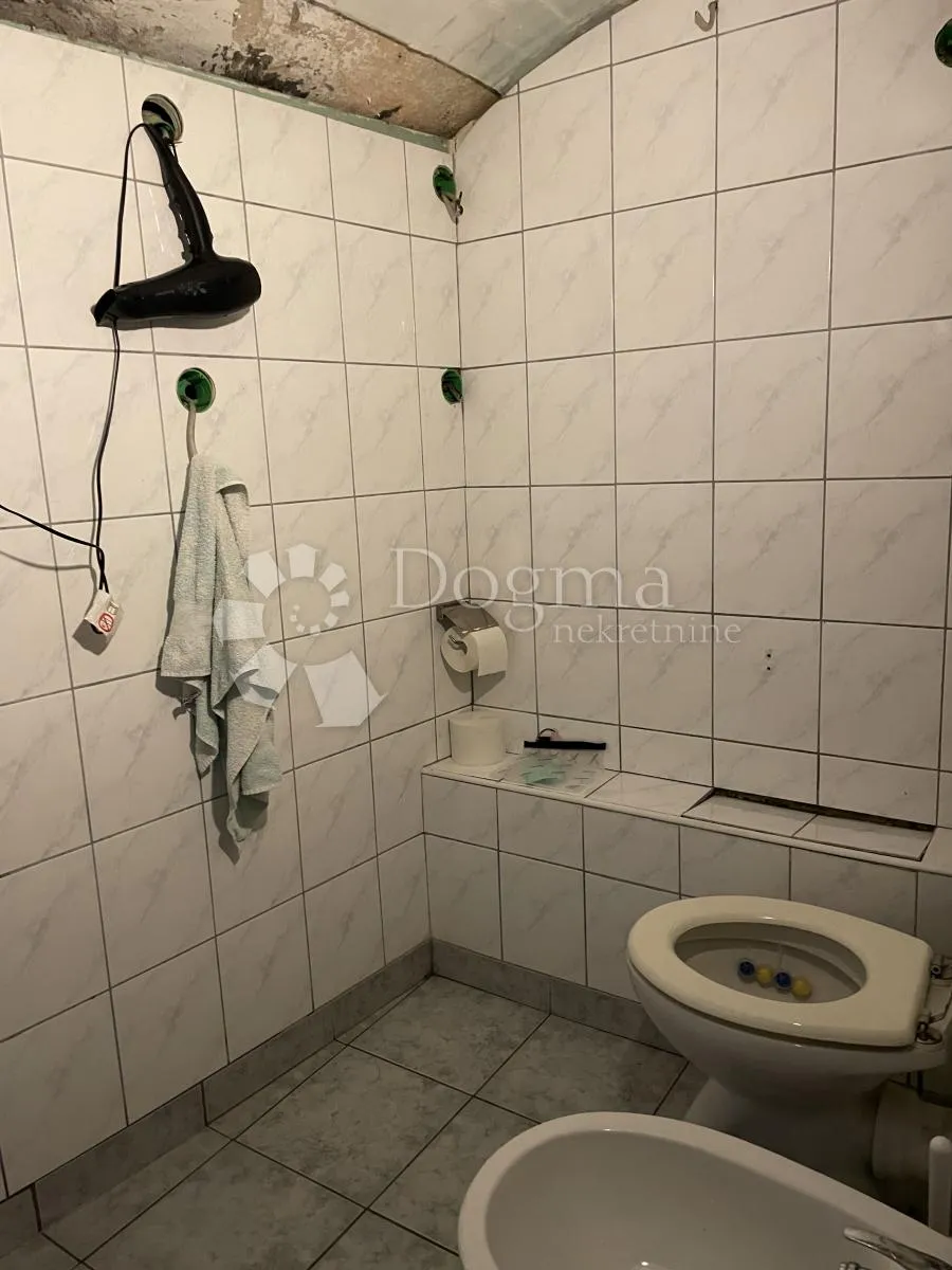 kuća prvi red do mora, bakar - slika 13