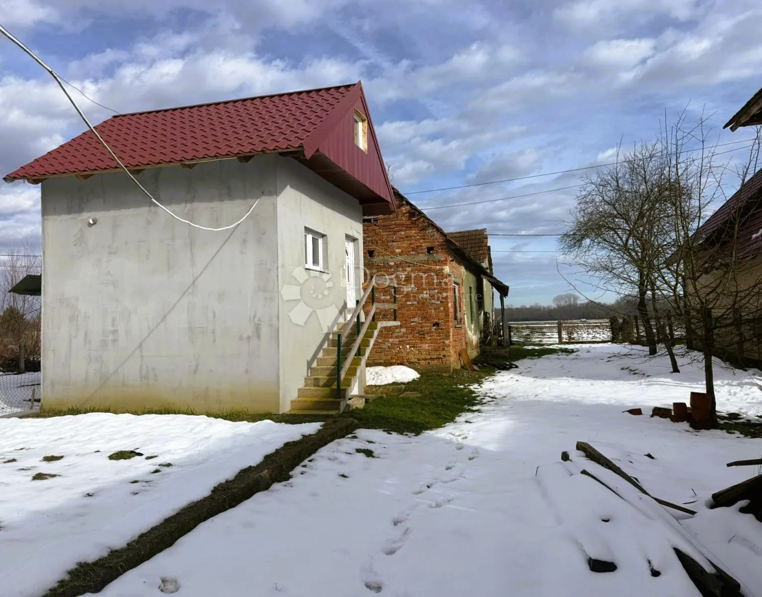 čičkovina: kuća i pomoćna zgrada za uređenje po želji - slika 14