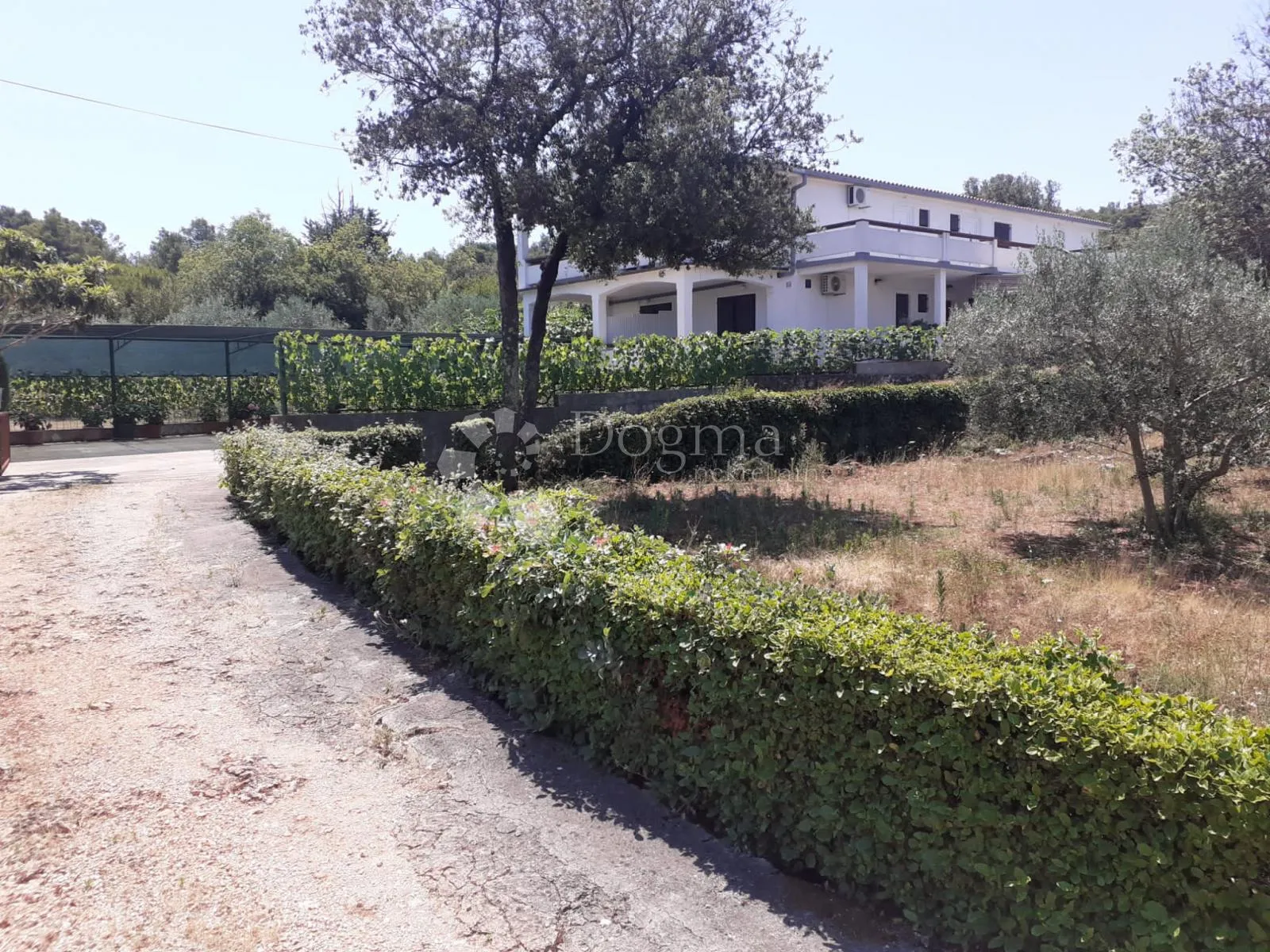 kuća na otoku ugljanu, hitno - slika 16