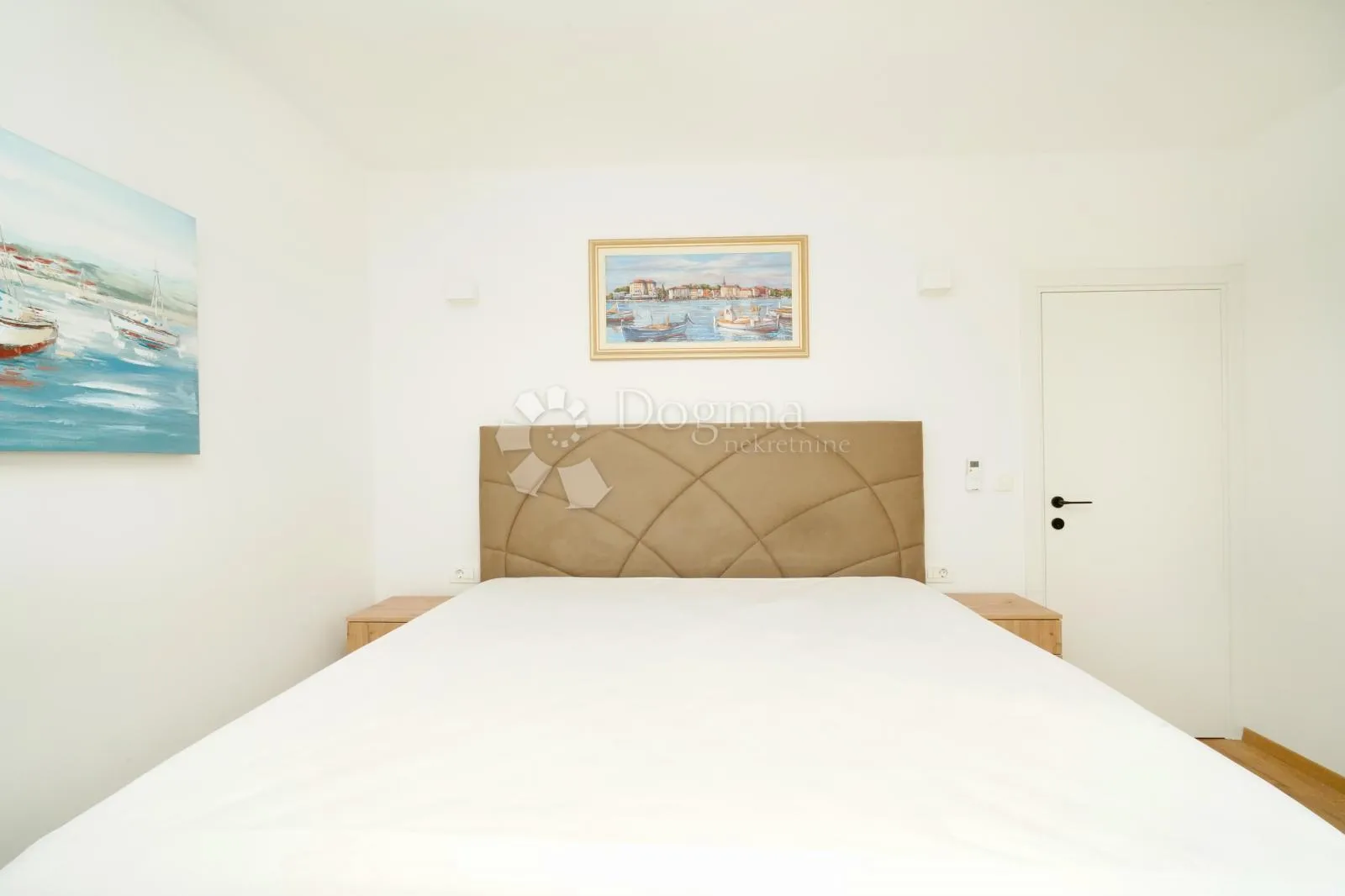 moderna kuća s 2 apartmana- kaštelir - slika 25