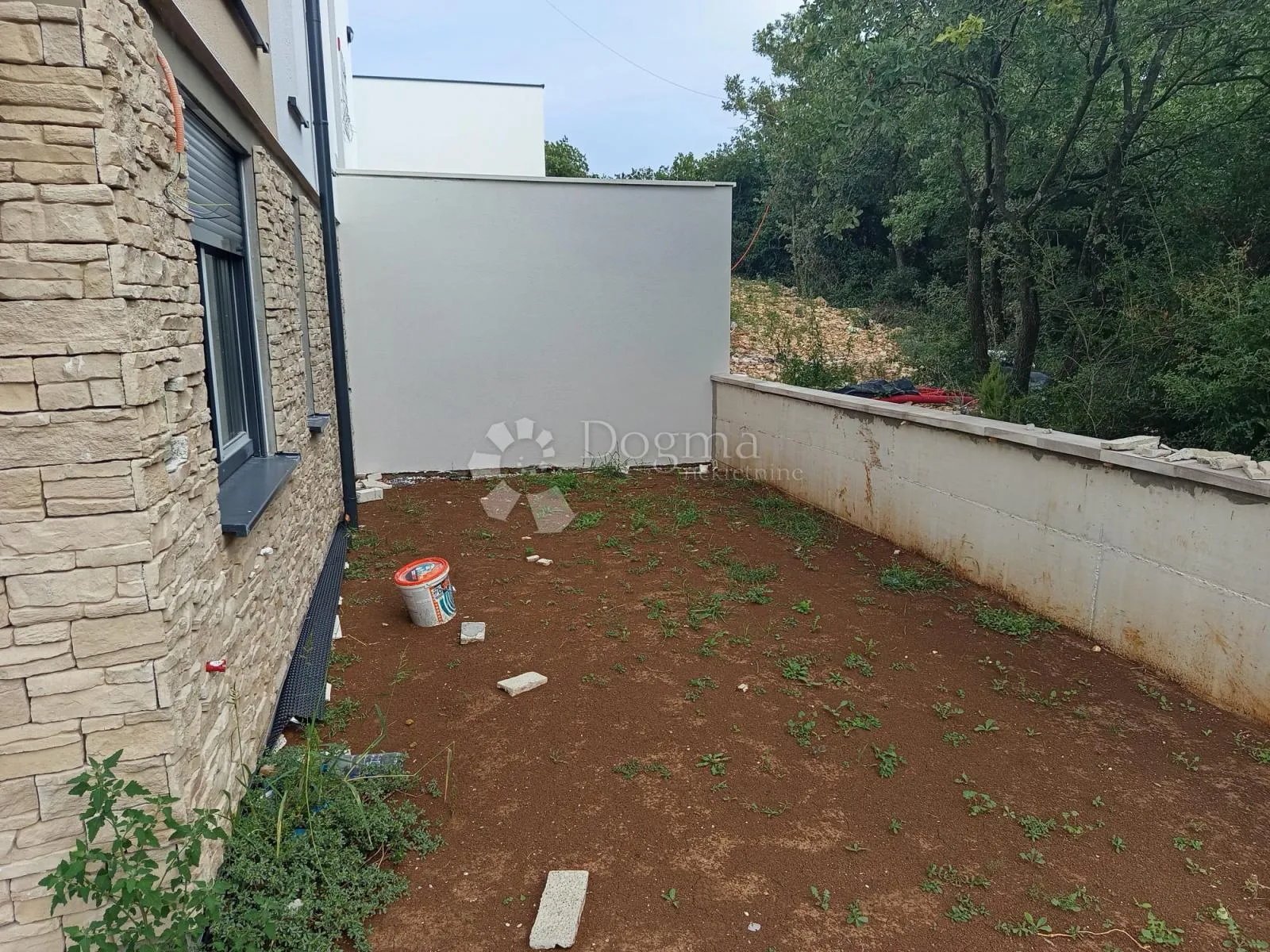 stan mukalba 75 m2 - 600 m od mora - slika 18