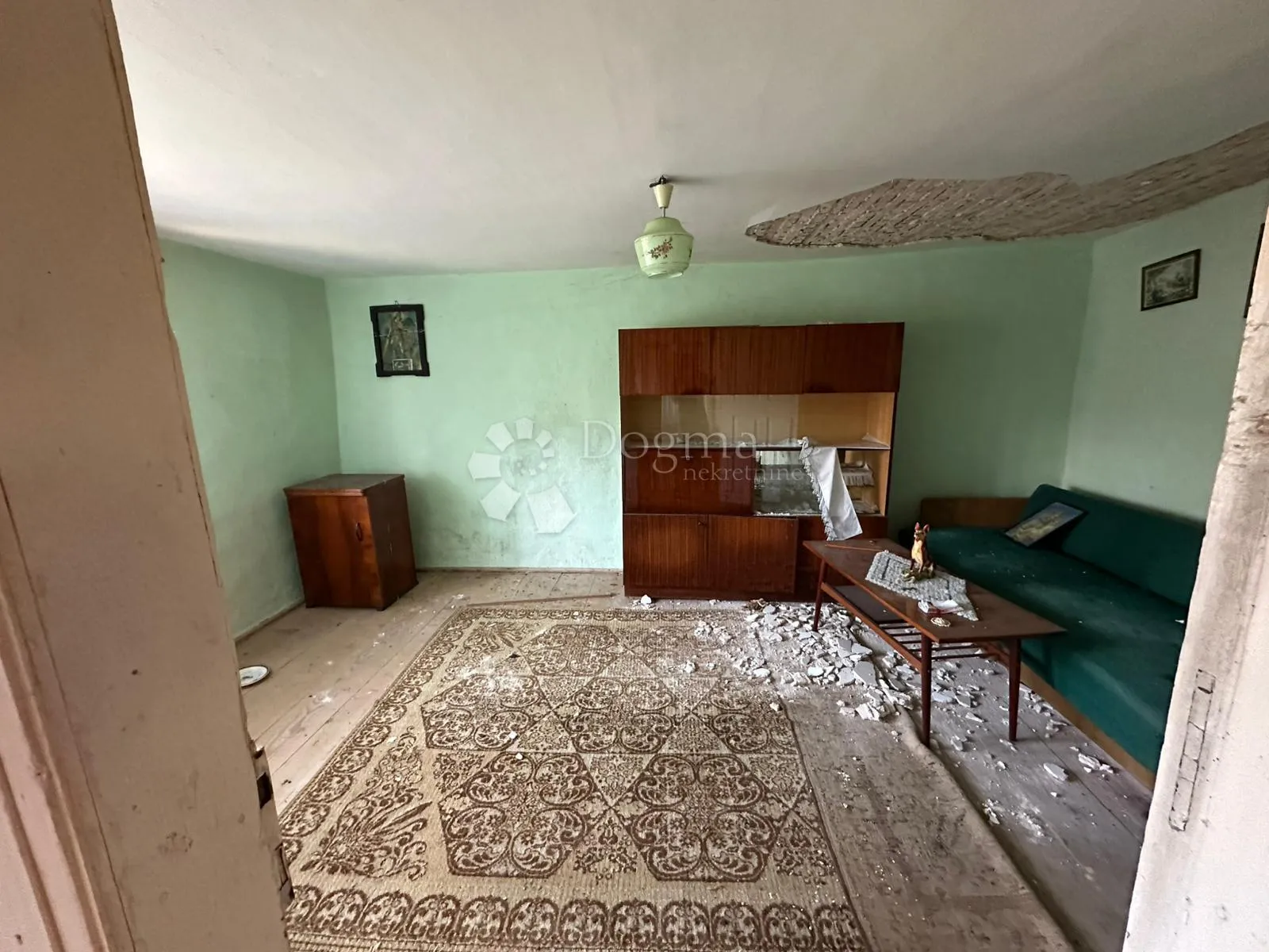 otočac švica kuća za adaptaciju - slika 8