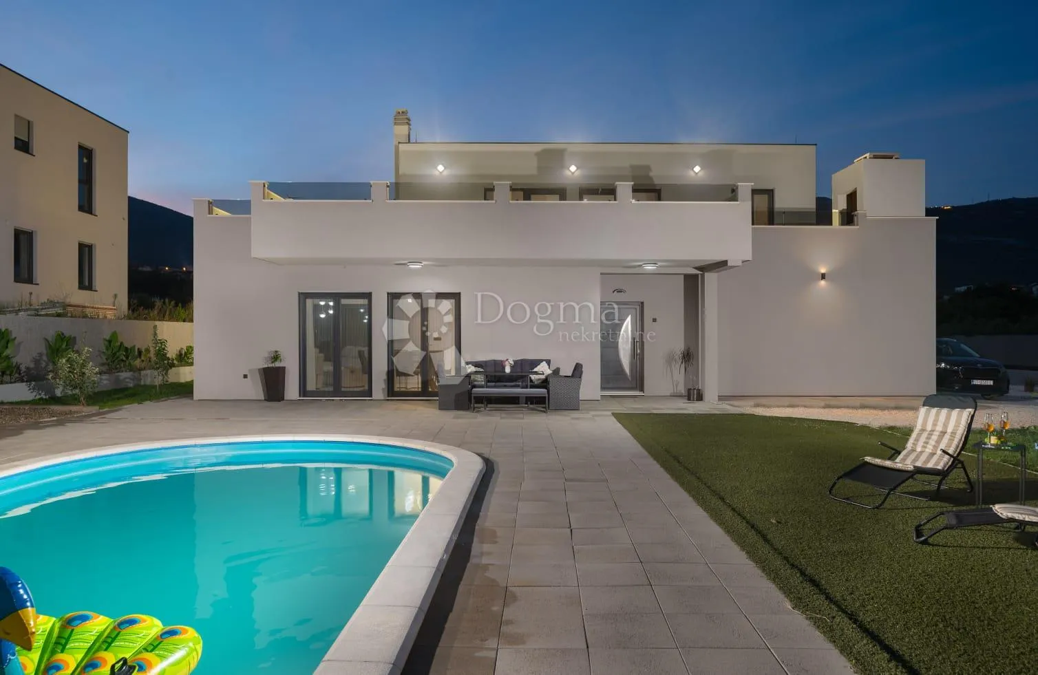 villa sa bazenom - slika 2