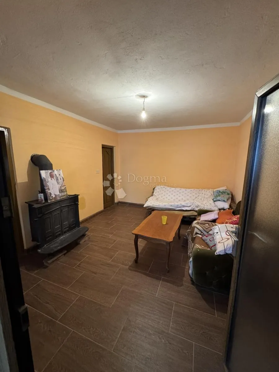 obiteljska kuća s velikom okućnicom u ždralovima - slika 5