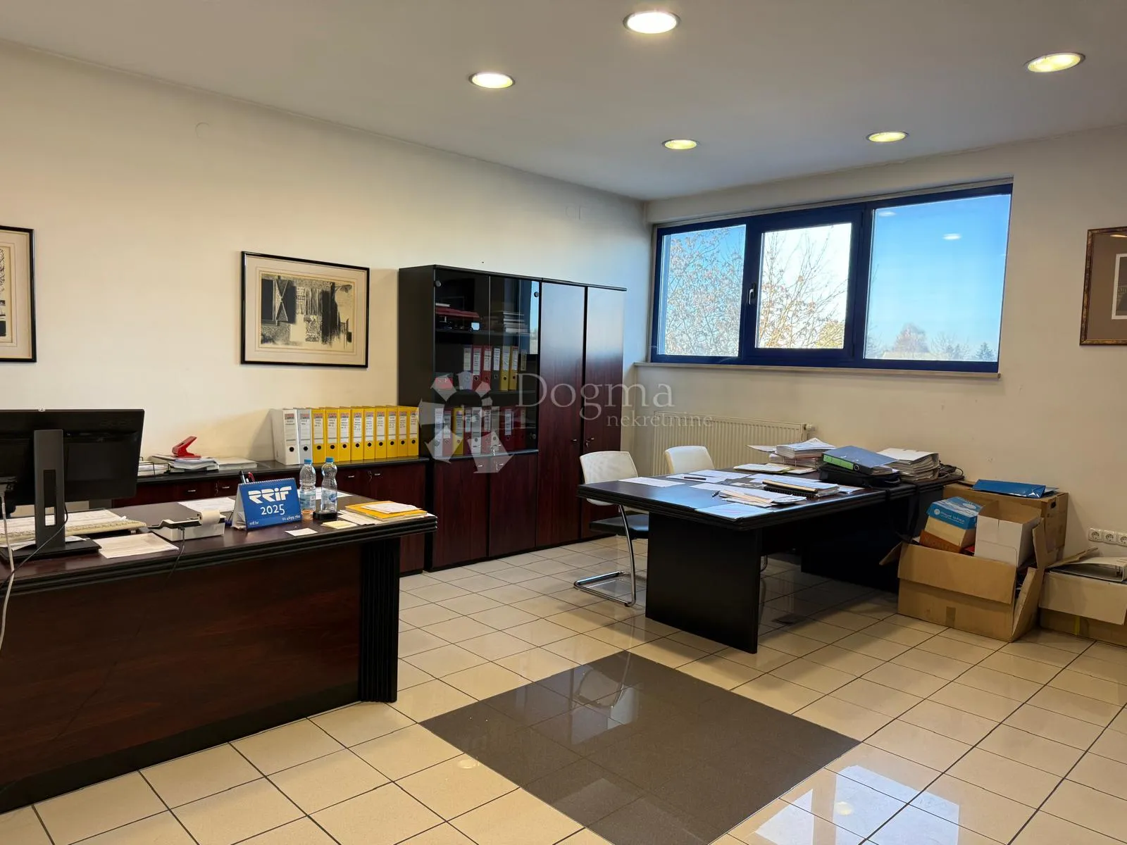 servisni i uredski objekt na odličnoj lokaciji! - slika 14