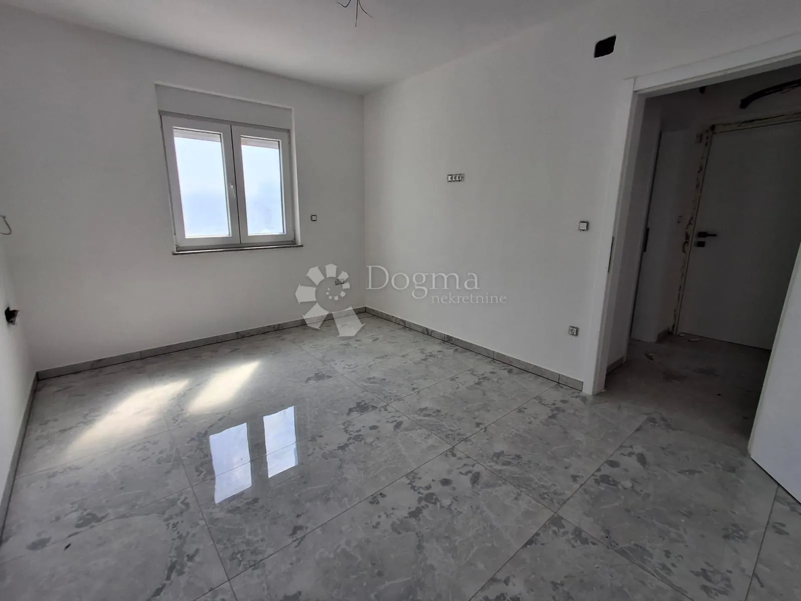 dvosobni apartman u novogradnji na top lokaciji u barbatu - slika 5