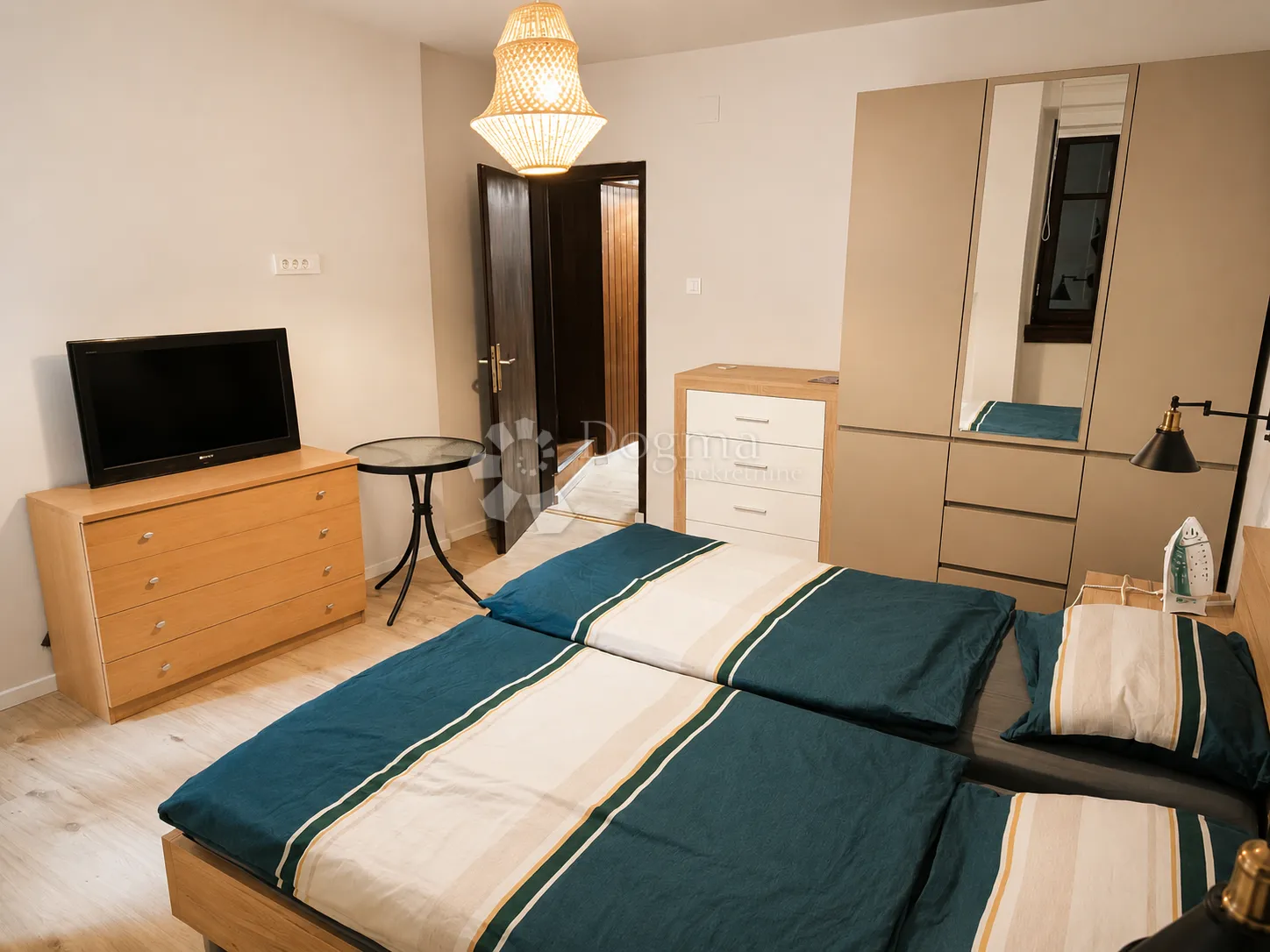 rovinj stari grad - dugoročni najam 2s+db | namješten stan na korak od plaža i centra - slika 4