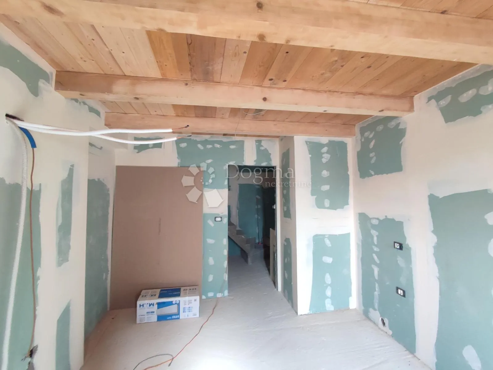 šarmantna autohtona kuća s pogledom na dolinu – 84 m² (visoki roh-bau) - slika 5
