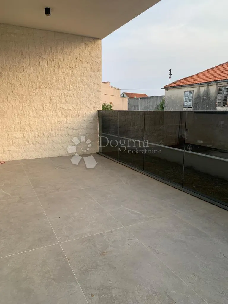 vodice-novogradnja sa garažom, 143m2 - slika 5