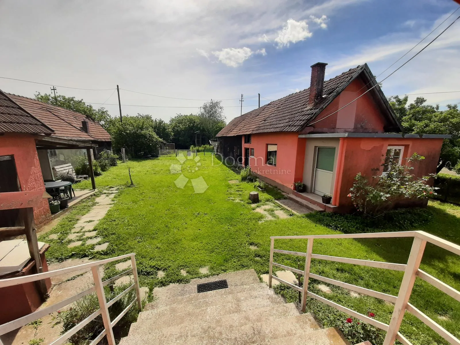 obiteljsko imanje, veliki vrt i kuća 200 m2, novoselec, križ - slika 2