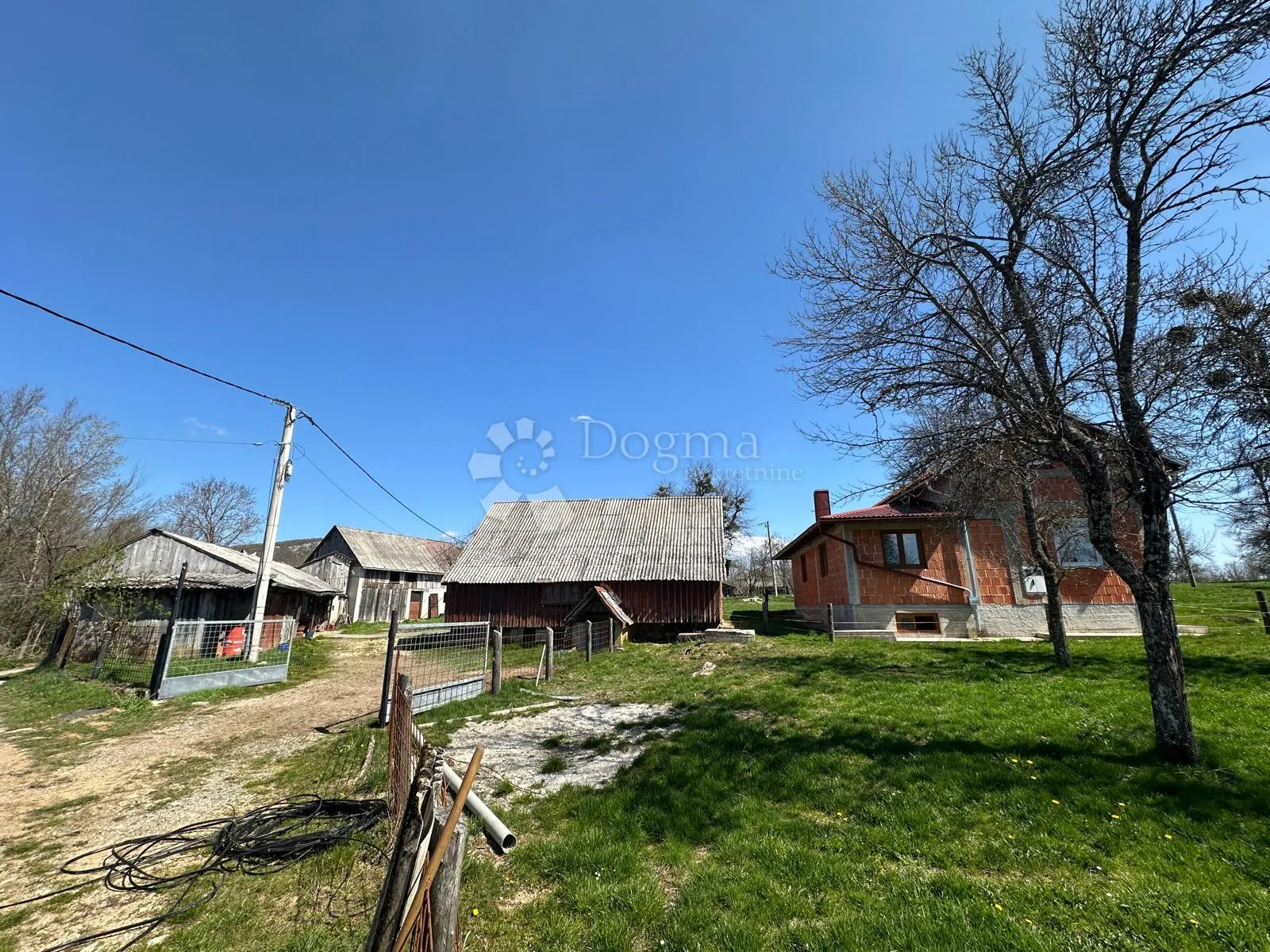 žitnik imanje s više kuća i građevinskih zemljišta - slika 12