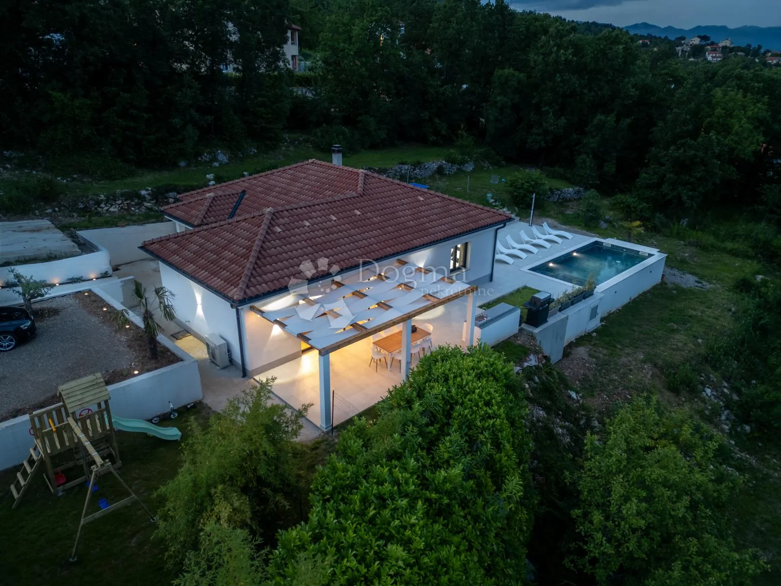 ljepotica iznad opatije sa savršenim pogledom - slika 38