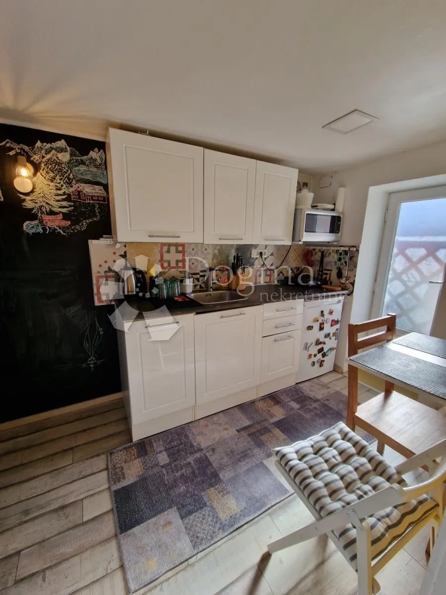 kostrena kuća sa 3 apartmana - slika 12
