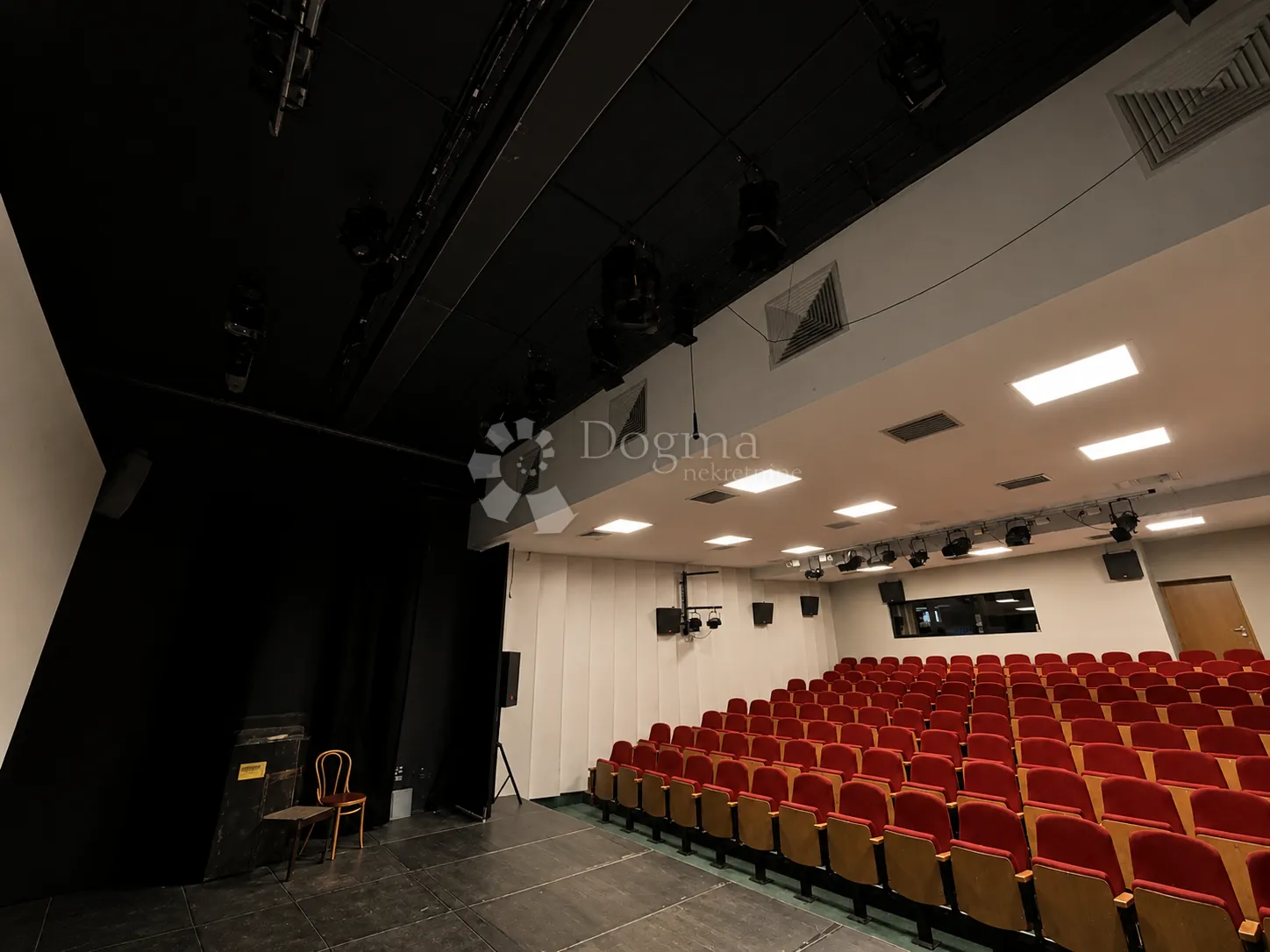 event centar 154 m² – spremno za poslovne i kulturne programe - slika 4