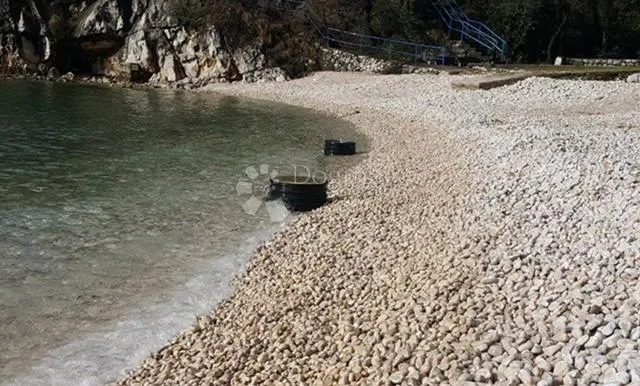 teren na top lokaciji 30 m od mora - slika 13