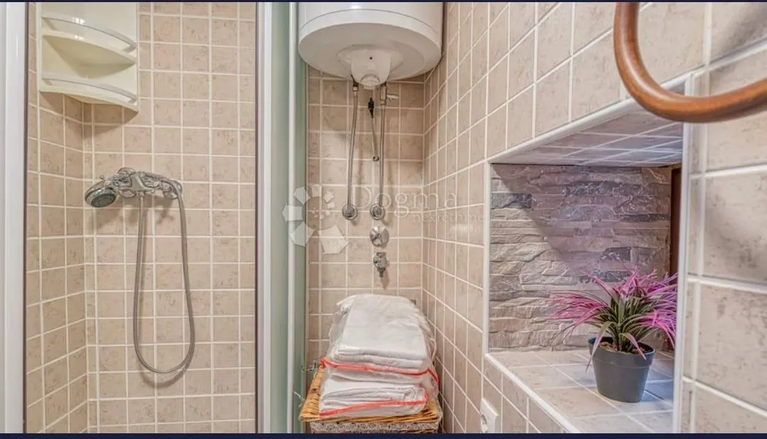 stan sa dva apartmana u matuljima - slika 12