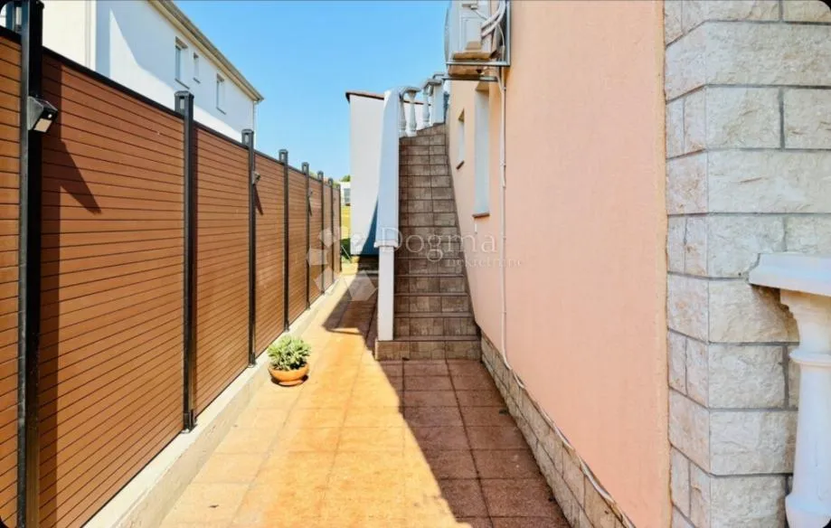 prilika! dvojna kuća s 2 apartmana, 800m od mora! - slika 8