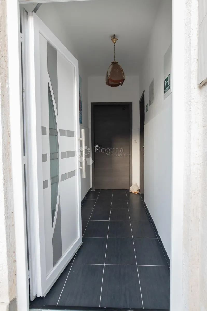 kuća prvi red uz more - dvojna kuća u arbaniji, trogir - slika 29