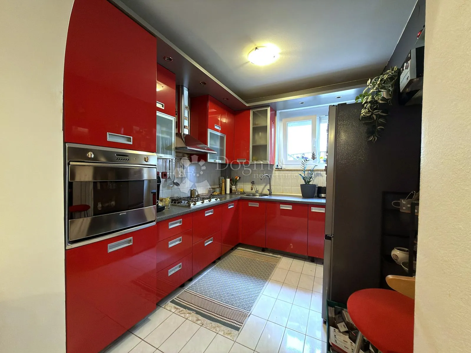 gornja dubrava – 3s stan 80 m² | vrt, terasa, parking, spremište - slika 3