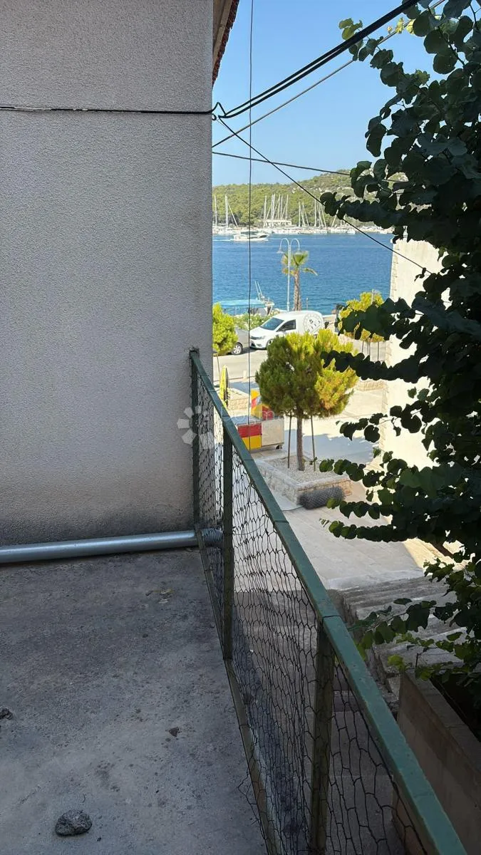 rogoznica- prilika! kuća u centru mjesta - slika 3