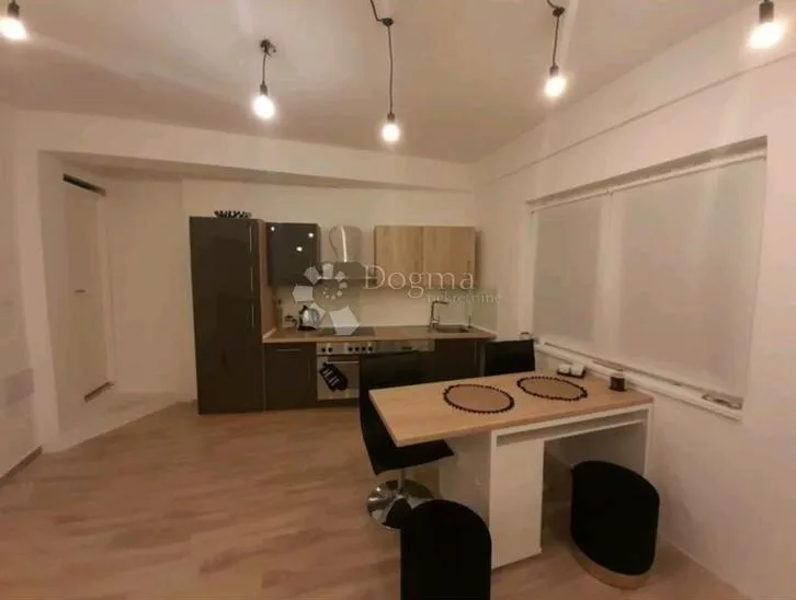 rijeka, kantrida, stan 40 m2 + 5 m2 terasa - slika 5