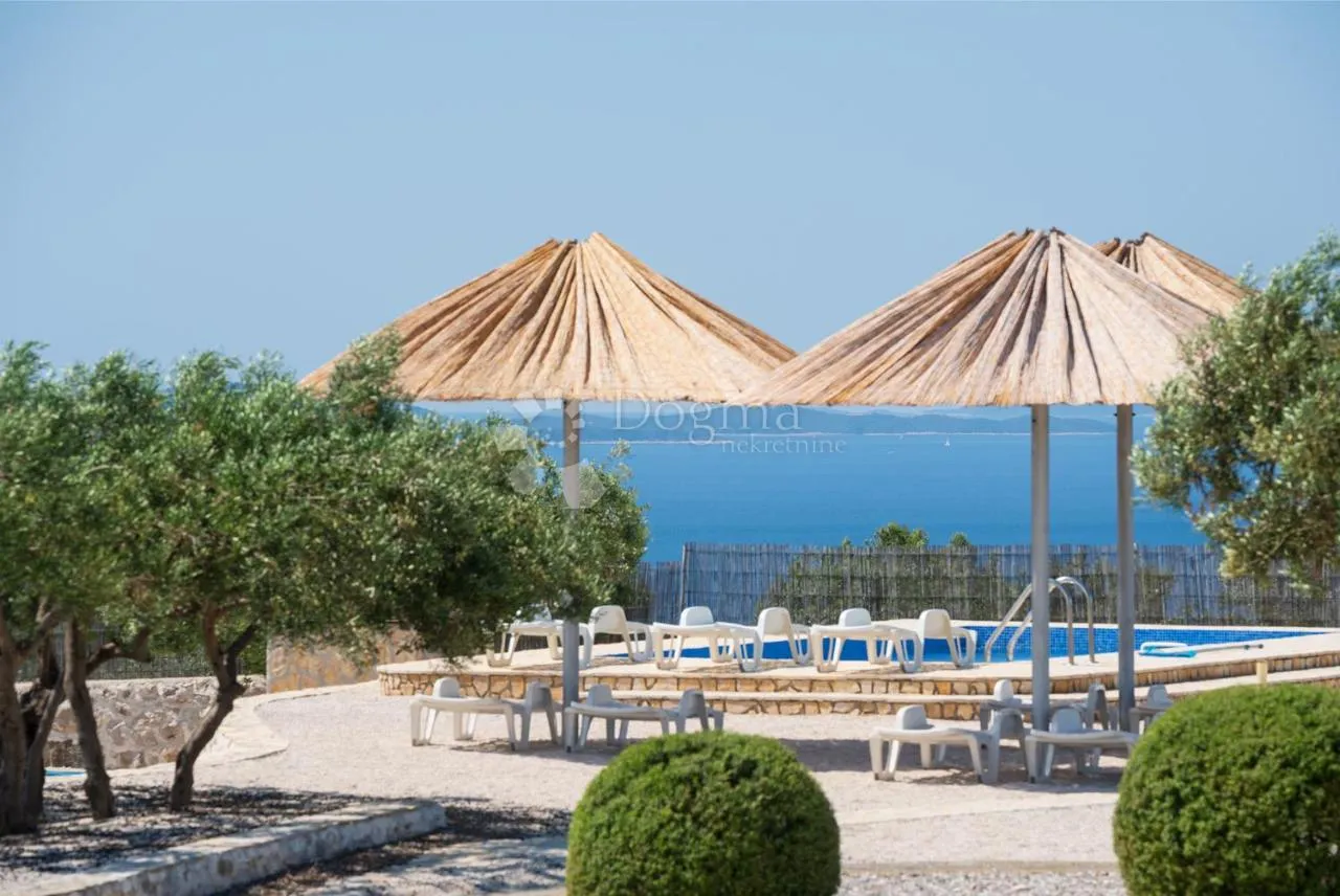 hacienda na braču 10000m2 okućnice - slika 25