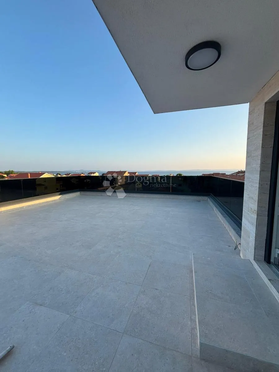 penthouse - pogled more - slika 17