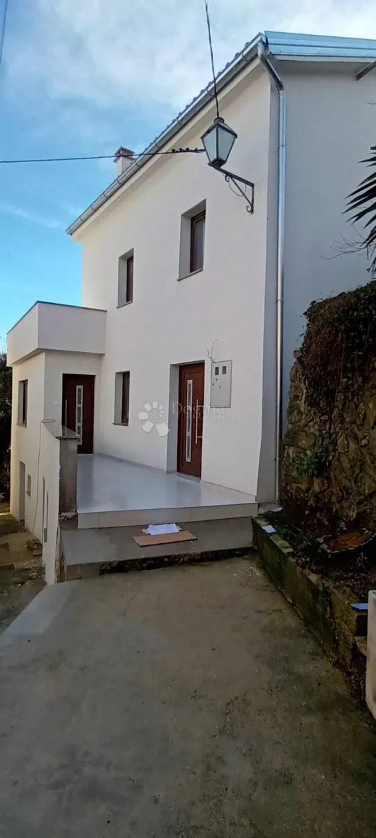 dvoetažni apartman sa ogromnom terasom - slika 2