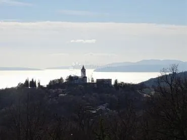 teren s panoramskim pogledom na cijeli kvarner - slika 2