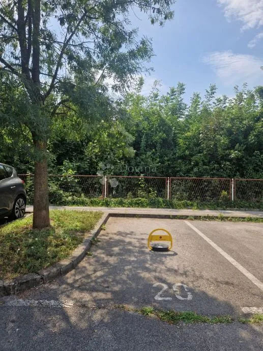 stan bez ulaganja + parking, balkon i spremište - slika 10