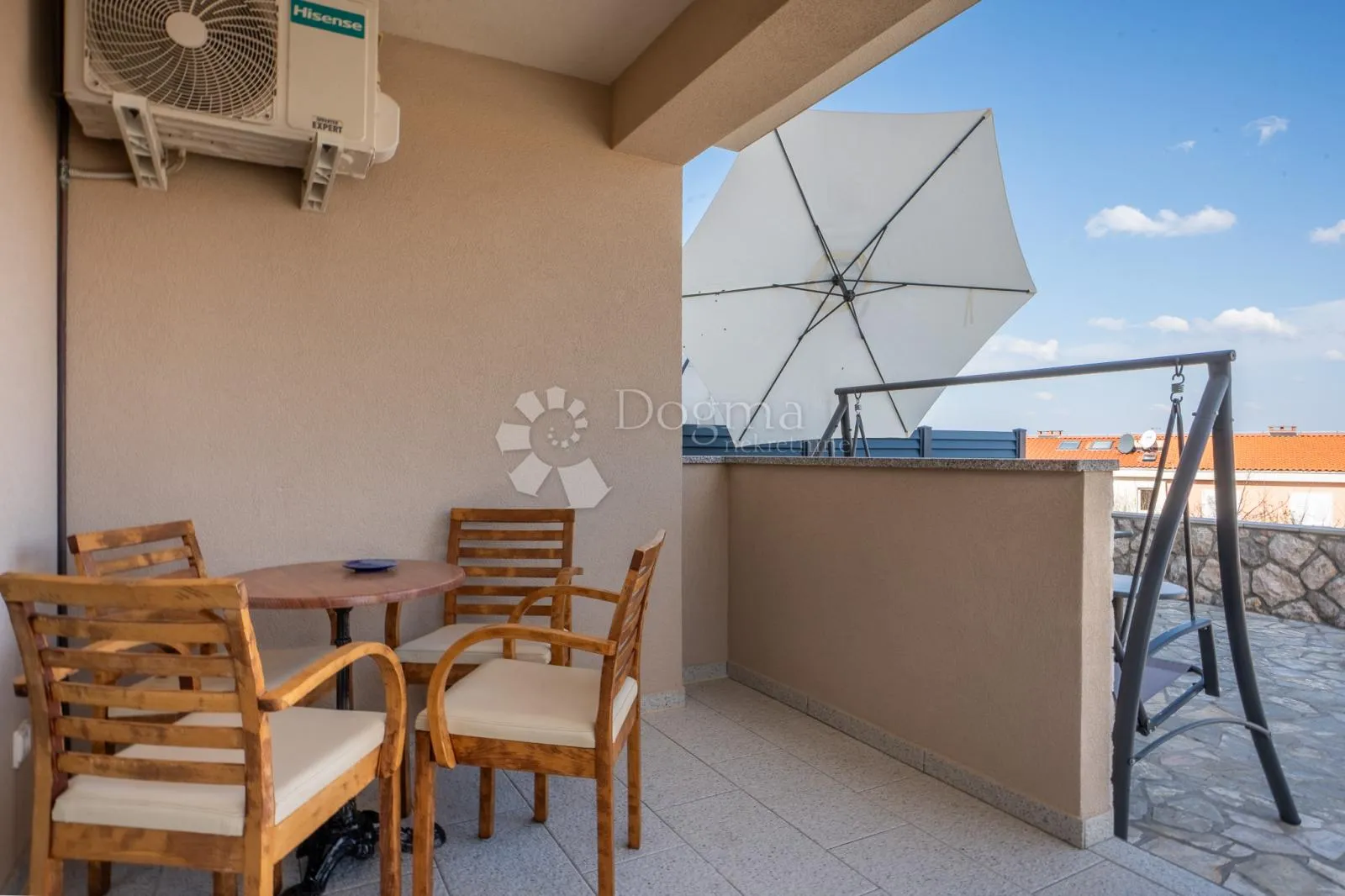 klimno, apartman s bazenom na samo 250m od mora - slika 5